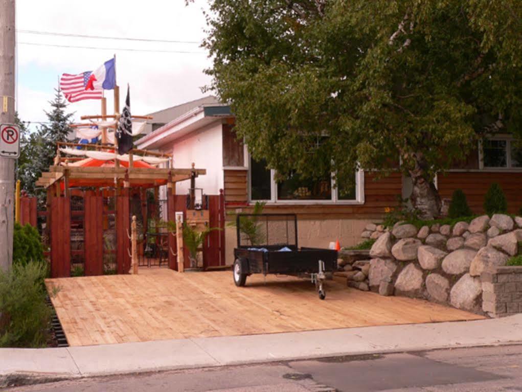 Bed and Breakfast L'Oasis Du Pirate Lévis Exterior foto
